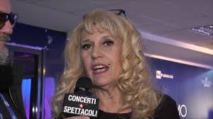 L'ultima coppia vip ad aggiungersi al resto della ciurma è quella composta da maria teresa ruta e patrizia rossetti. Mariateresa Ruta Sanremo 2020 Youtube