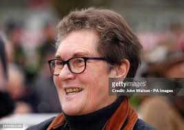 105 Sarah Humphrey Photos & High Res Pictures