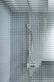 Récipient en verre, en cristal, en plastique, pour boire : Paroi De Douche En Verre Arme Pour Un Design Moderne Et Original De La Salle De Douche En Verre Paroi De Douche Verre Arme
