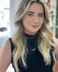 Hellen Amanda (@hellen.amandaa) • Instagram photos and videos