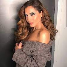 Born in tübingen near stuttgart, germany, vandi's family returned to kavala. Despina Vandi Fan On Twitter Mamma Mia Shooting Backstage Mammamiagreece Mammamia Theatroakropol Despinavandi Desp1navandi