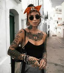 𝖘𝖆𝖒𝖒𝖎 on instagram in search of tapas tattoed women fashion casual summer outfits for women