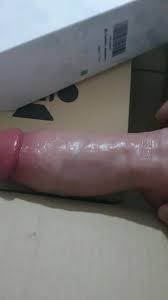 新しいポルノビデオのためにムラムラした義母のために新しい本物のディルドを箱から出す