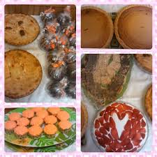 Thanksgiving Dessert Table By Yummcinnamon Mmmmmm Thanksgiving Desserts Table Dessert Table Food