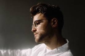 Scott Quinn Releases New Song “Holding On To Letting Go”