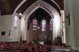 Berikut ini brilio.net rangkum dari berbagai sumber, kamis (24/12). Gereja Katedral Bandung Tidak Hias Gereja Dengan Pohon Natal Tahun Ini Antara News