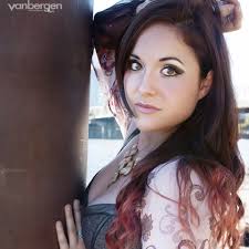 Lori Gott's Instagram, Twitter & Facebook