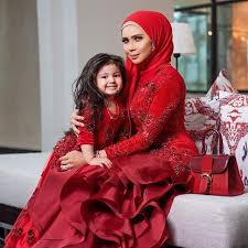 Berapa baju raya che ta 2018 | subscribe now. Baju Raya Tahun Ini Kurang 5 Pasang Dari Tahun Lepas Sebab Che Ta Terkejut Rupanya Baju Tahun Lepas Ada Lagi Belum Pakai Satkoba Press