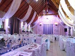 A La Ferme Quentel Brest 29 Decoration Salle Decoration Deco Mariage