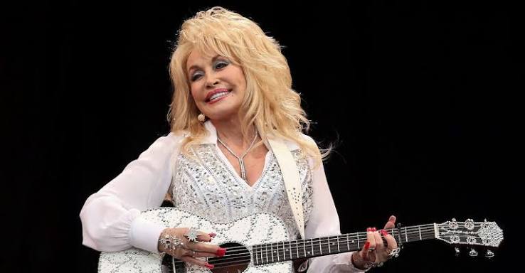 Dolly Parton có thể đã là tỉ phú nếu không quá hào phóng làm từ thiện