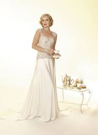 Downton Abbey Style Beautiful Gown From Bernadette Pimenta In Melbourne Image From The Current Melbourne Bride Magazine By J Hochzeitskleid Hochzeit Kleider