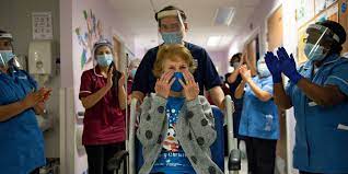 Allein am dienstag wurde 386.685. Corona Impfungen In Grossbritannien Vereinigtes Konigreich Feiert V Day Taz De