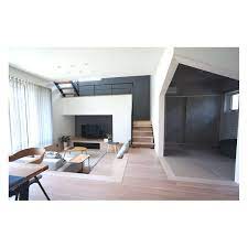 フレコ さんはinstagramを利用しています 家具家電が入りました テレビの黒が締め色で良い感じ ソファ横のサイドテーブルは無印です あとはダイニング関係とラグに時計 ダイニングチェアが決まらず迷走中 まだまだインテリア探しは終 リビング 段差