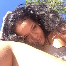 These 10 rihanna no makeup pictures will give you the perfect answer! Rihanna No Makeup See Every Photo Of Rihanna Without Makeup Beauty Crew