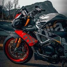 Be Racer Aprilia Tuono On Instagram Can T Think Of A Caption A Super Bikes Aprilia Racing Bikes