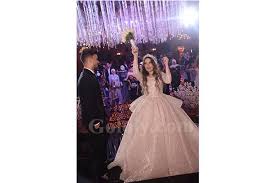 وقال الأهلي عبر حساباته الرسمية على مواقع التواصل الاجتماعي «لاعبنا صلاح محسن نسر شهر مايو، ننتظر منك الكثير فيما هو قادم». Ø­ÙÙ„ Ø²ÙØ§Ù Ù„Ø§Ø¹Ø¨ Ø§Ù„Ø£Ù‡Ù„ÙŠ ØµÙ„Ø§Ø­ Ù…Ø­Ø³Ù† Ø¨Ø­Ø¶ÙˆØ± Ù†Ø¬ÙˆÙ… Ø§Ù„Ø±ÙŠØ§Ø¶Ø© ØµÙˆØ±