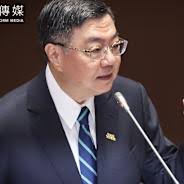 Swiftie recreates Eras Tour with costume changes, an air-fryer '22' hat and  broom