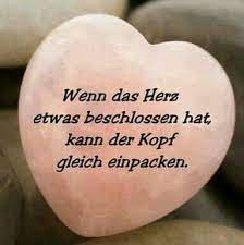 Wer kennt sie nicht, die innere zerrissenheit. Kopf Gegen Herz Herz Spruche Liebevolle Gedanken Spruche Zitate