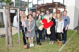 Wir sind die bank mit den zufriedensten kunden. Ausbildung Zum Bankkaufmann Frau M W D Bei Sparda Bank Hessen Eg In Wiesbaden