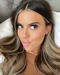 Carly Redmond's Instagram, Twitter & Facebook