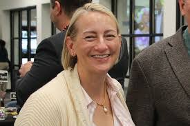 Wendy Spradlin's Instagram, Twitter & Facebook