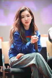 10 Female Idols Whose Moms Are So Beautiful That Their Visuals Make Total Sense Kissasian На ён / наён / nayeon / na yeon / 나연. 10 female idols whose moms are so