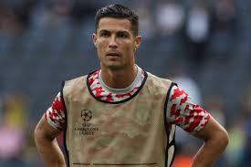 Cristiano ronaldo ist nach nur wenigen tagen aus seinem haus in der nähe von manchester ausgezogen. Cristiano Ronaldo Soll Seine Luxus Villa Geraumt Haben Wegen Blokender Schafe Gala De