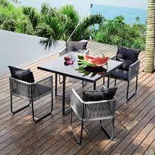 Gartentisch 4 Gartenstuhle Aus Kunstharz B 107 Cm Swann Maisons Du Monde Diy Gartenmobel Gartenstuhle Gartenmobel Sets