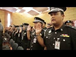 Ketua pengarah jabatan imigresen datuk khairul dzaimee daud berkata tindakan itu diambil setelah individu yang dikehendaki oleh agensi terbabit berjaya sebelum ini, media melaporkan rayhan telah membuat dakwaan berhubung layanan pihak berkuasa malaysia kepada pendatang tanpa izin, ketika. Amanat Ketua Pengarah Imigresen Sempena 1 Tahun Di Jabatan Imigresen Malaysia Youtube