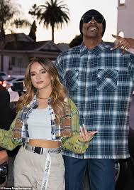 #beckyg #beckyglifestyle #celebritypoints becky g's lifestyle, boyfriend, age and new songs ★ 2020 rebbeca marie gomez (born march 2, 1997), also known as. Snoop Dogg And Becky G Team Up To Shoot Banda Ms Music Video For Que Maldicion In La Aktuelle Boulevard Nachrichten Und Fotogalerien Zu Stars Sternchen