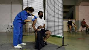 La vacunación contra el coronavirus sigue a buen ritmo en españa, y ahora está llegando el turno para la población en la treintena de edad. Vacunacion De Los 30 A Los 39 Anos Cinco Comunidades Ya Han Anunciado Su Fecha De Inicio As Com