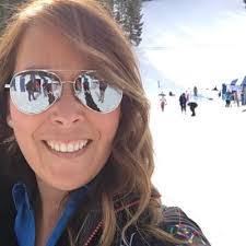 Melissa Erdmann's Instagram, Twitter & Facebook