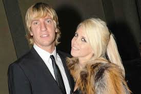 In his book, icardi revealed that nara first got in touch with him when she was still married to lopez. Maxi Lopez Pidio Un Bozal Legal Para Wanda Nara Notife