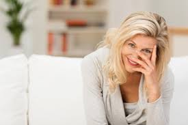 Haircuts for thin hair and round face over 60: Hairstyles For Women Who Want To Look Young