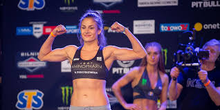 She got her start in boxing, where she went undefeated and. Karolina Owczarz Documents Her Journey From Pro Boxing To Television Star And Now Ksw Prospect Mma Fighting