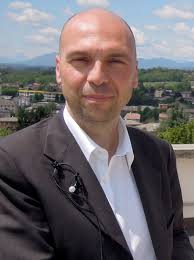 Cantù, i parcheggi dell'ospedale salveranno la piscina