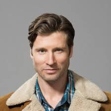 Sarah Carter as Holly