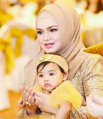 10 potret perjalanan kehamilan anak kedua siti nurhaliza. Siti Nurhaliza Ceritakan Perkembangan Putrinya Sudah Tahu Musik Cantik Tempo Co
