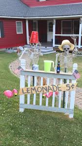 45 Top Halloween Outdoor Decorations To Terrify People Decorations Funnyhalloweendecoration Halloween Camping Halloween Selber Machen Halloween Deko Garten