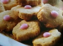 Kacang tanah salut tepung antara kudapan menjadi kegemaran ramai terutamanya. Resepi Biskut Kacang Yang Rangup Koleksi Resepi Mudah