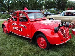 Citroen 2cv Parisian Fire Vehicle Two Front Ends Joined So They Could Maneuver Through The Narrow Streets Without Having To Back Out 2cv Citroen 2cv Pompier
