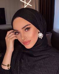Seda Yaman On Instagram Istee O Efsane Makyaj Ben Cok Sevdim Isini Hakkiyla Yapan N Natural Glow Makeup Natural Makeup For Brown Eyes Glowing Makeup
