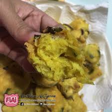 Resepi cucur bawang biasanya cekodok atau cucur anda boleh buat adunan cair atau pekat, kalau nak cucur yang lembut buat adunanya lembut. Resipi Cucur Bawang Holland Lembut Gebu Dan Sedap