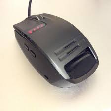 Y lo dice alguien que durante los últimos 10 años ha tenido en su mano un ratón de esta compañía, desde el g9 y el g9x hasta los g502 actuales. Logitech G9 G9x Weight Minimization Removed Tray Tray Retainer And Shell Retainer Pin Mechanism Mousereview