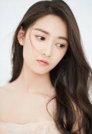 Cô gái 21 tuổi đóng Triệu Mẫn của 'Ỷ Thiên Đồ Long Ký' 2018