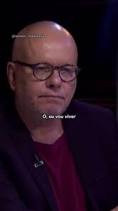 Nos deixou o ícone do humor e da sabedoria…, Me fez lembrar quando muito  jovem nos anos 90 viajando com o teatro pelo Brasil chegava nos hotéis e  ligava a TV pra ver o Jo sabia que era fonte de ...