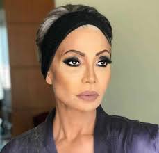 بعد أن استقر الرسول فى المدينة , و فى خلال شهر رمضان من السنة الثانية فى الهجرة , ارسل جماعة من المسلمين بعد الهزيمة الثقيلة التى لاقتها قريش فى غزوة بدر , بدأت للإستعداد للدخول فى حرب أخرى للأخذ بالثأر من المسلمين , و خرجت. Ø³ÙˆØ³Ù† Ø¨Ø¯Ø± ÙˆØ³Ø± Ø²ÙŠØ¬Ø§ØªÙ‡Ø§ Ø§Ù„Ø³Ø¨Ø¹Ø© Ù‡Ù„ Ù‡Ùˆ Ø§Ù„Ø­Ø¸ Ø£Ù… Ø§Ù„ØªÙˆÙ‚ Ù„Ù„Ø­Ø±ÙŠØ© Ù…Ø¬Ù„Ø© Ø¹Ø±ÙˆØ³