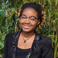 Kiana Hobbs's Instagram, Twitter & Facebook