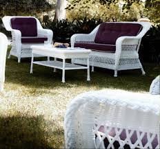 Ce fauteuil mesure 90 x 60 x 70 cm (l x l x h) et est parfaitement adapté en tant que partie centrale modulaire d'un ensemble de jardin mais aussi comme un meuble autonome grâce à son apparence élégante. Fauteuil De Jardin En Resine Blanc Brin D Ouest
