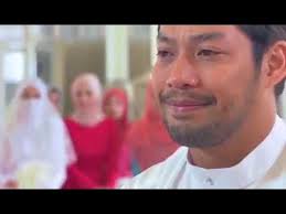 Sering kali, kita bertemu adam firdaus di masjid yang telah menyentuh hati aireen tanpa mengetahui siapa dia. Utusan Cinta Buat Adam